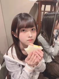 自分で脚を広げながら「もう入れていいよ…」と顔を赤らめる