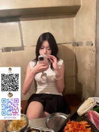 昼はカフェバーで働きながら、夜はときどき甘い誘惑に身を委ねる陽菜ちゃん