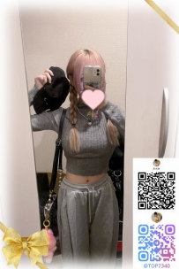 セクシーなランジェリー姿で