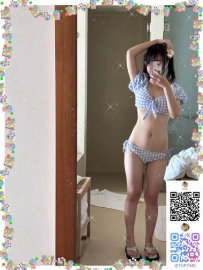スリムで白く柔らかい肌