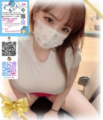 柔らかい微笑みと豊満なバスト