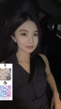 いつもはきちっとしたスーツ姿で冷静な印象の紗夜さん