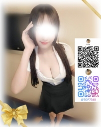 美巨乳の可憐な少女