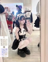アパレル店員として働く傍ら、週末は甘えん坊のメイド猫ちゃんに変身中