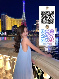 落ち着いた夜の街に溶け込む、スレンダー美人の千紗