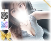 整った顔立ちと白い肌