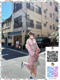 香水専門店での短期研修経験あり