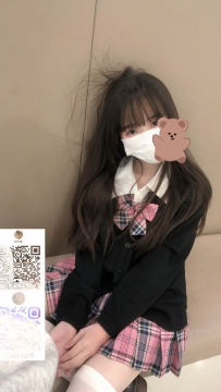 夜の街で見かけたら二度見されちゃう制服×地味カワ系